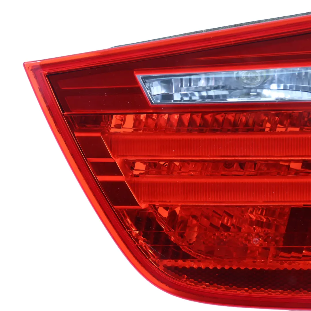 Lampa Tylna Klapa Bagażnika Prawa do BMW E91 LCI o numerze 7289434 BMW E91 LCI Lampa Tylna Klapa Bagażnika Prawa - SKU 7289434-1 - Numer Części 7289434