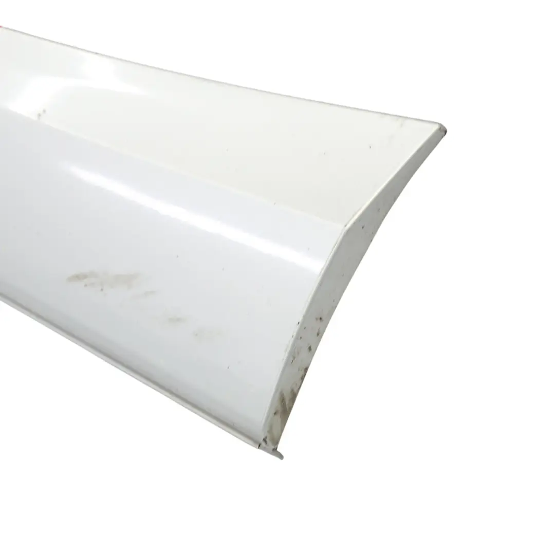 Bande de seuil latérale gauche Glacier Silber Metallic - A83 pour BMW F20 à propos du numéro de pièce 7293553 BMW F20 Bande de seuil latérale gauche Glacier Silber Metallic - A83 - SKU 7293553-GSB1 - Numéro de pièce 7293553