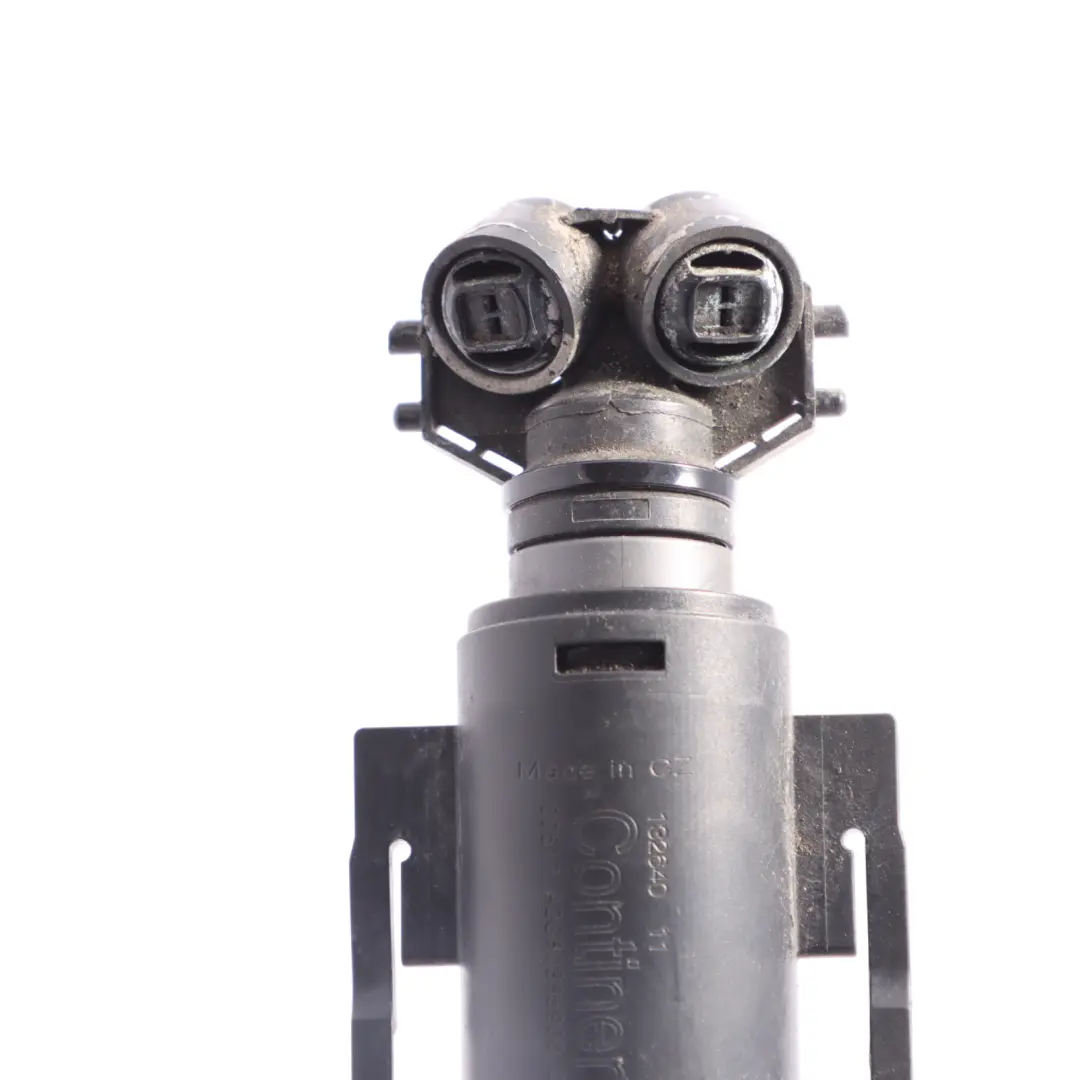 Front Lamp Headlight Washer Jet Spray Nozzle Left N/S to BMW E84 with Part number 7321891 BMW E84 Front Lamp Headlight Washer Jet Spray Nozzle Left N/S - SKU 7321891 - Part number 7321891