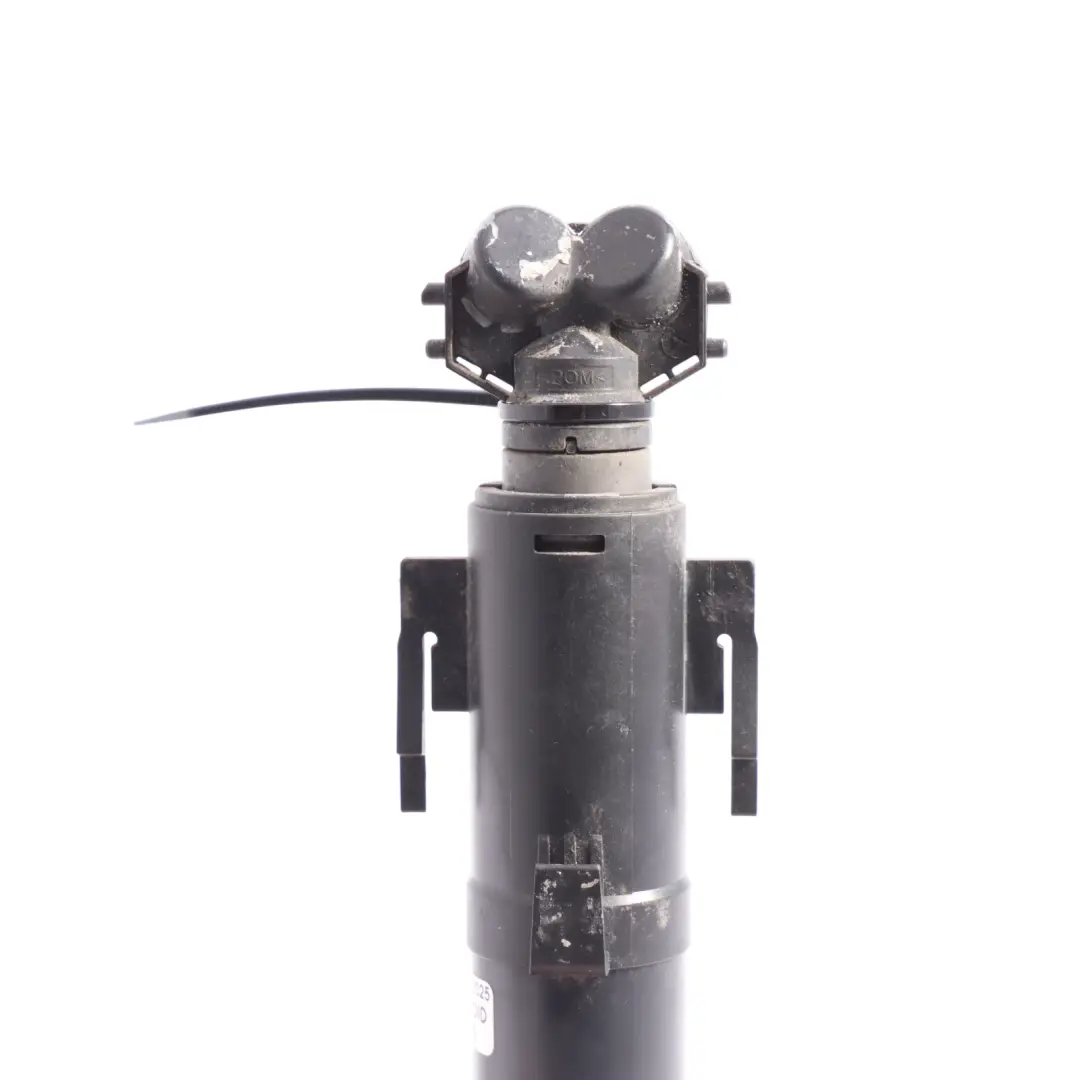 Front Lamp Headlight Washer Jet Spray Nozzle Left N/S to BMW E84 with Part number 7321891 BMW E84 Front Lamp Headlight Washer Jet Spray Nozzle Left N/S - SKU 7321891 - Part number 7321891