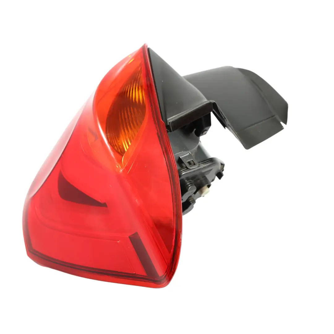 Lampa Klapy Bagażnika Światło Prawy Tył Tylna do BMW F20 F21 LCI o numerze 7359018 BMW F20 F21 LCI Lampa Klapy Bagażnika Światło Prawy Tył Tylna - SKU 7359018-4 - Numer Części 7359018