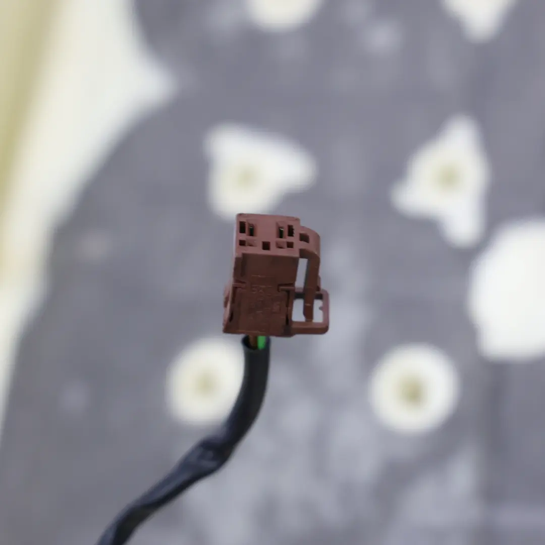 Oparcie Fotela Prawy Przód Sport Podgrzewane Czerwona Skóra do BMW F36 o numerze 7392476 BMW F36 Oparcie Fotela Prawy Przód Sport Podgrzewane Czerwona Skóra - SKU 7392476-1 - Numer Części 7392476