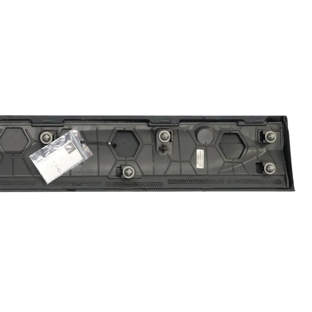Delantero Derecho Puerta Moldura Cubierta Panel Inferior para BMW X2 F39 con número de pieza 7421440 BMW X2 F39 Delantero Derecho Puerta Moldura Cubierta Panel Inferior - SKU 7421440 - Número de pieza 7421440