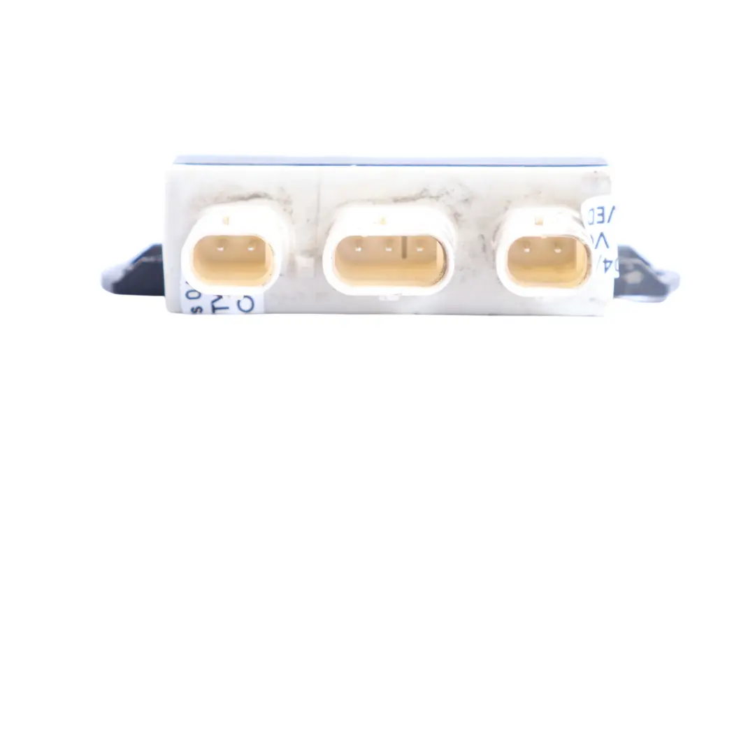 Moduł Sterownik Smart Opener Klapy Bagażnika do BMW F01 F07 F10 F30 o numerze 7422700 BMW F01 F07 F10 F30 Moduł Sterownik Smart Opener Klapy Bagażnika - SKU 7422700 - Numer Części 7422700