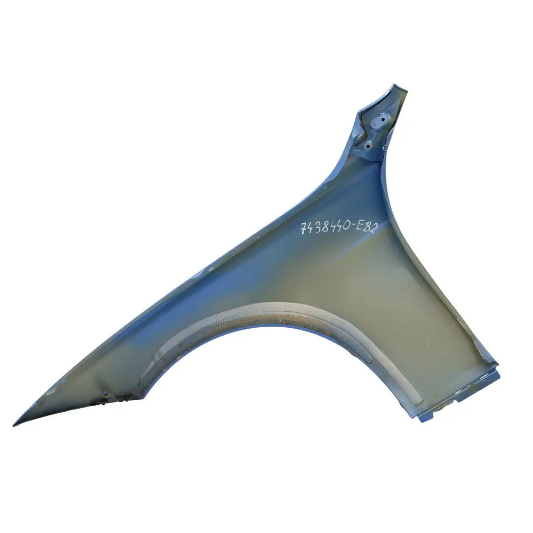 Błotnik Prawy Przedni Estorilblau Niebieski Metalik - B45 do BMW F30 F31 o numerze 7438440 BMW F30 F31 Błotnik Prawy Przedni Estorilblau Niebieski Metalik - B45 - SKU 7438440-EB2 - Numer Części 7438440