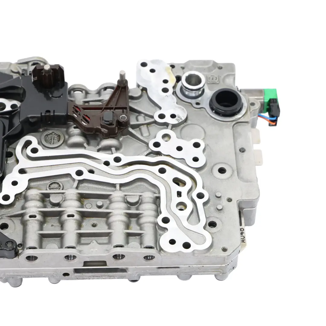 Cambio Automatico Unità Controllo Meccatronica GA8HP45Z per BMW X1 E84 con numero di parte 7647850 BMW X1 E84 Cambio Automatico Unità Controllo Meccatronica GA8HP45Z - SKU 7647850 - Numero di parte 7647850