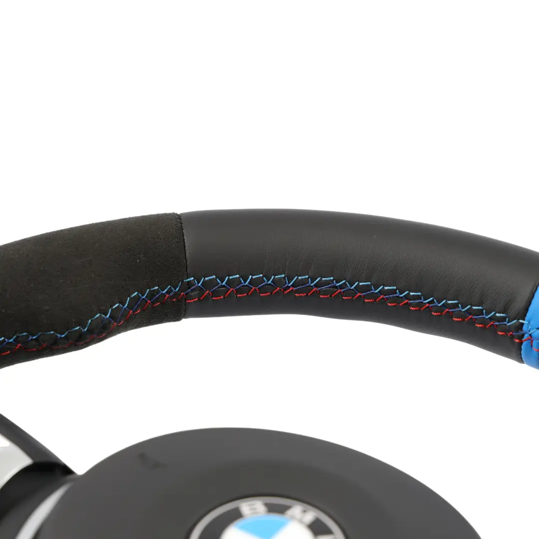 NUOVO in pelle nera / Alcantara Volante Airbag per BMW F20 F30 F31 M Sport con numero di parte 7848338 BMW F20 F30 F31 M Sport NUOVO in pelle nera / Alcantara Volante Airbag - SKU 7848338-4-SET - Numero di parte 7848338