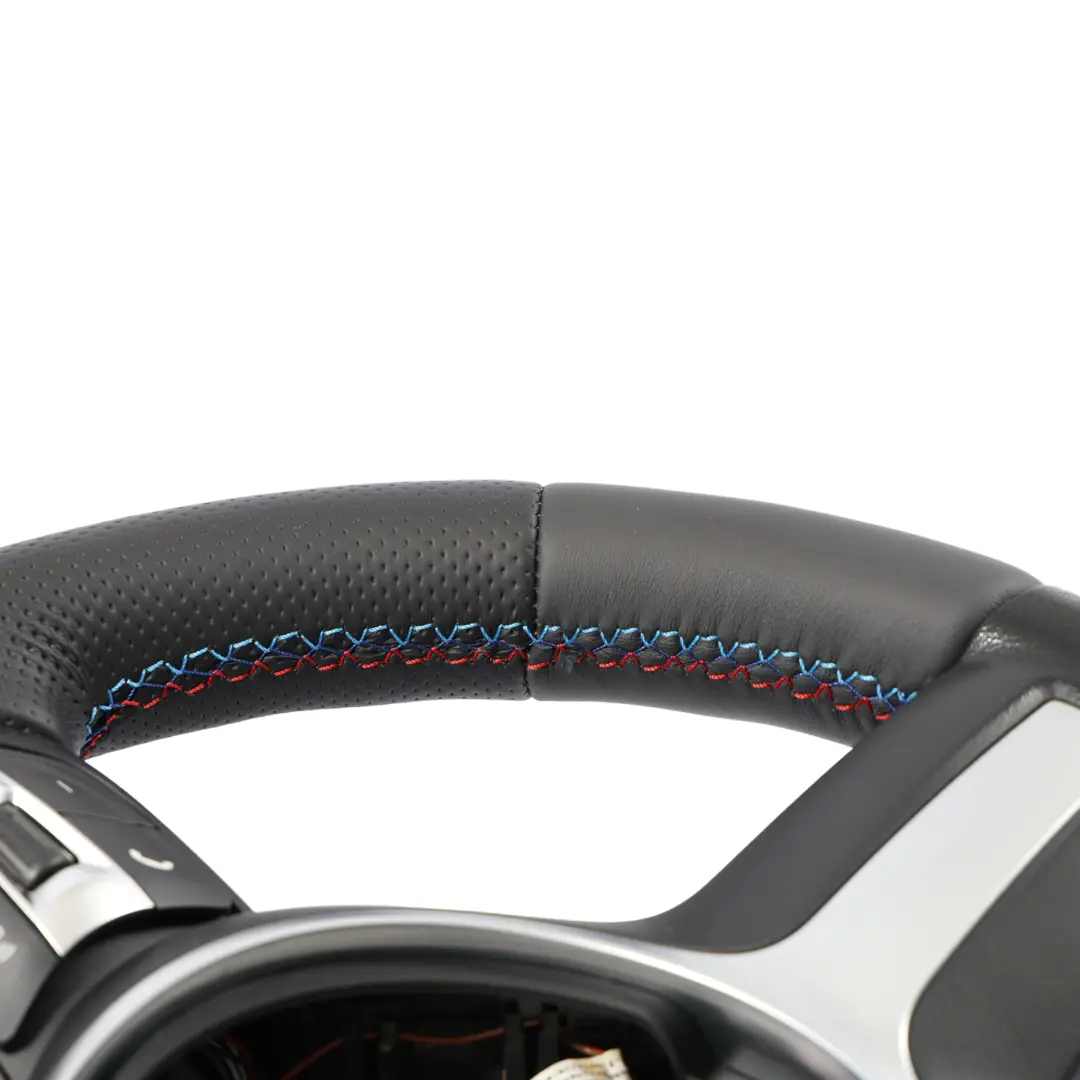 NUOVO Nero Pelle Tricolore per Volante BMW F45 F46 M Sport con numero di parte 7851521 Volante BMW F45 F46 M Sport NUOVO Nero Pelle Tricolore - SKU 7851521-2 - Numero di parte 7851521