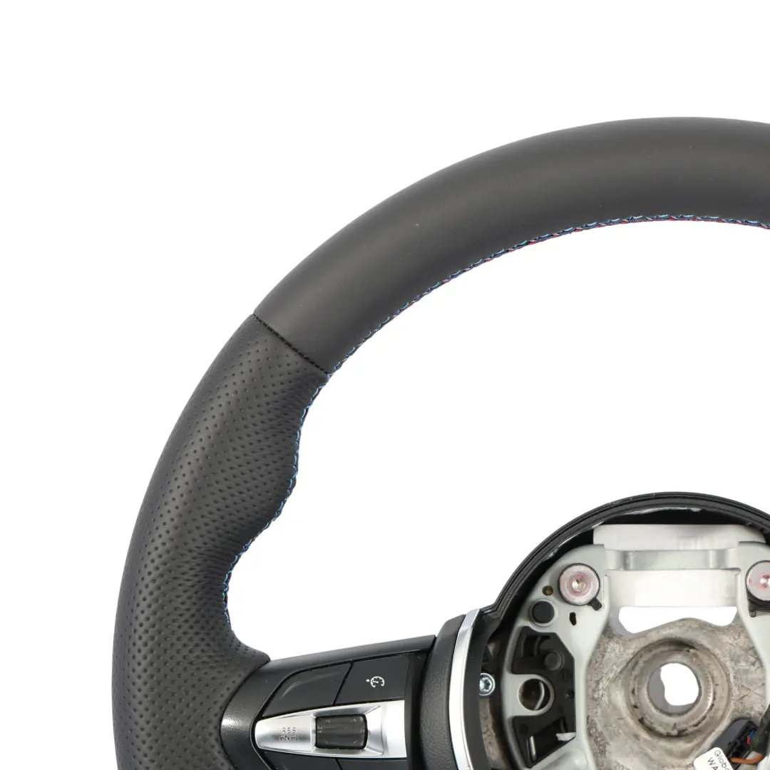 NUEVO Cuero Negro Tricolor para Volante BMW F45 F46 M Sport con número de pieza 7851521 Volante BMW F45 F46 M Sport NUEVO Cuero Negro Tricolor - SKU 7851521-2 - Número de pieza 7851521