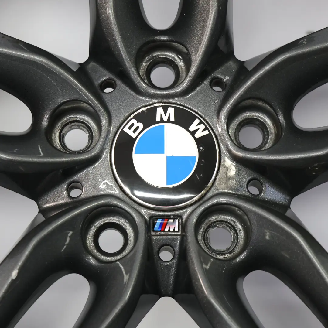 Ferric Grau Leicht metall felge hinten 18" 8J ET:52 M Doppelspeiche 461 für BMW F20 mit Teilenummer 7852490 BMW F20 Ferric Grau Leicht metall felge hinten 18" 8J ET:52 M Doppelspeiche 461 - SKU 7852490-2 - Teilenummer 7852490