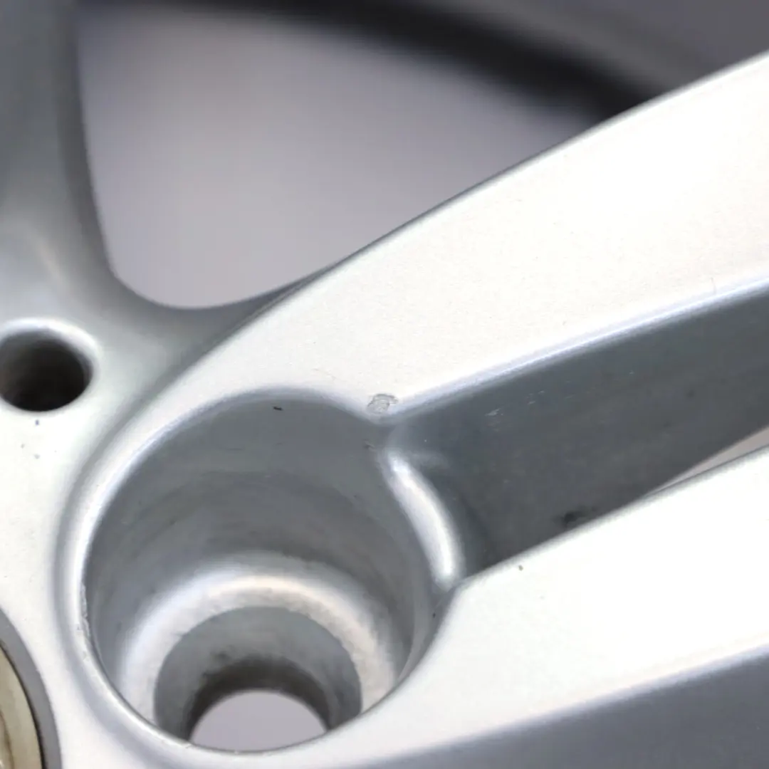 Série 1 E81 E87 Silver Rear Alloy Wheel Rim 18" M double Spoke 208 8J pour BMW à propos du numéro de pièce 8036940 BMW Série 1 E81 E87 Silver Rear Alloy Wheel Rim 18" M double Spoke 208 8J - SKU 8036940-3 - Numéro de pièce 8036940