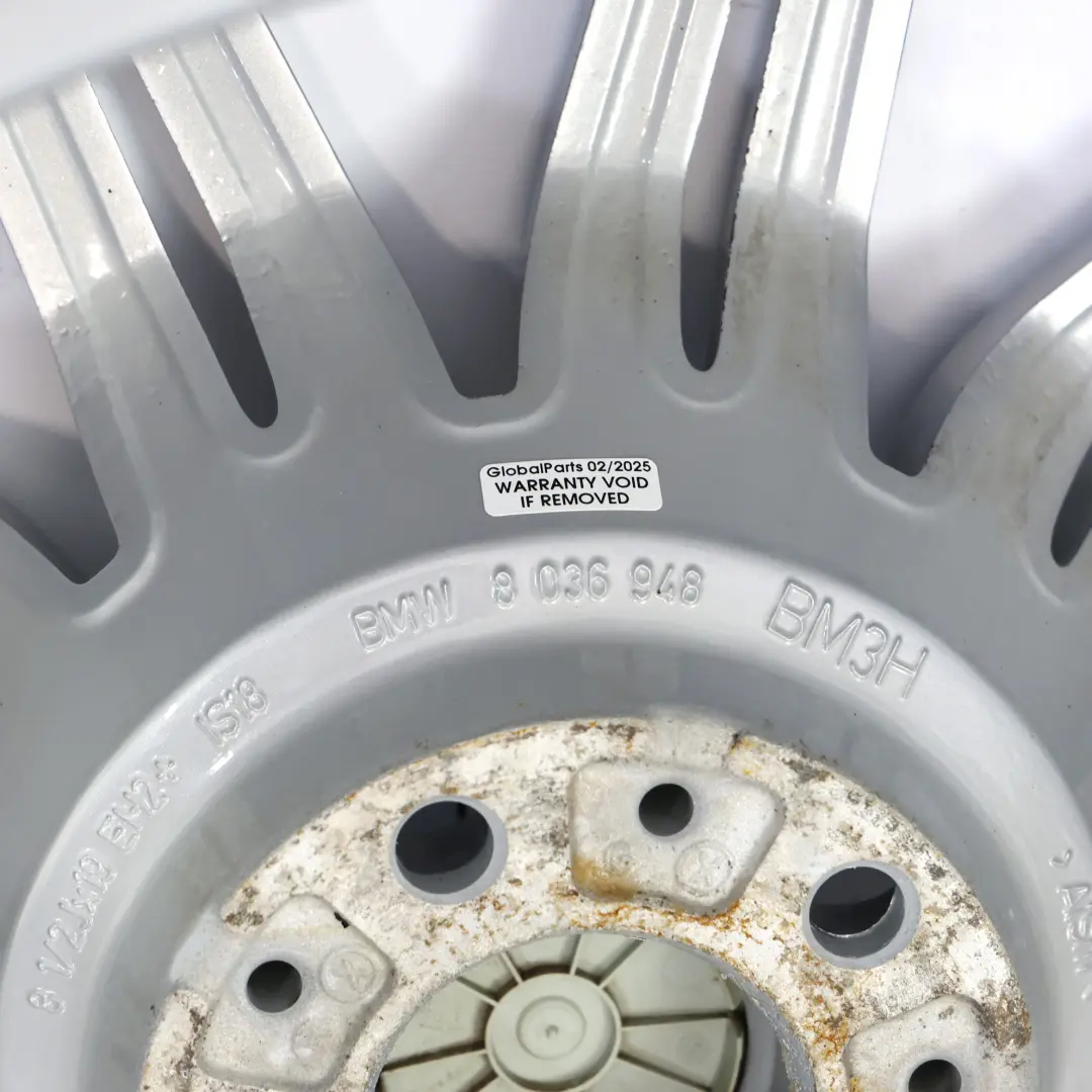 Vorne Alu Felge Alufelge 19" 8,5J ET:18 M Doppelspeiche 172 für BMW 5 er E60 E61 mit Teilenummer 8036948 BMW 5 er E60 E61 Vorne Alu Felge Alufelge 19" 8,5J ET:18 M Doppelspeiche 172 - SKU 8036948-2 - Teilenummer 8036948