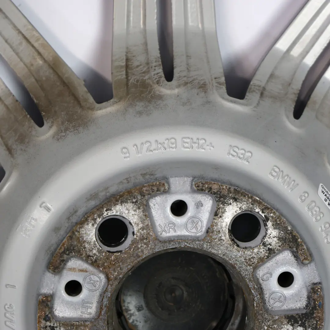 Hinten Alu Felge Alufelge 19" ET:32 9,5J M Doppelspeiche 172 für BMW 5 er E60 E61 mit Teilenummer 8036949 BMW 5 er E60 E61 Hinten Alu Felge Alufelge 19" ET:32 9,5J M Doppelspeiche 172 - SKU 8036949-5 - Teilenummer 8036949