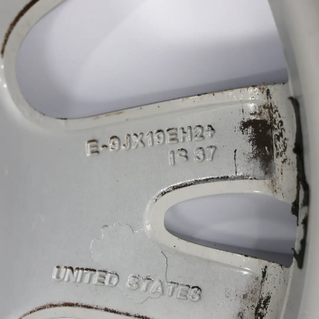 M-Sport Alloy BMW X5 E70 Silver Wheel Rim 19" V Spoke 223 ET:37 9J to with Part number 8037347 M-Sport Alloy BMW X5 E70 Silver Wheel Rim 19" V Spoke 223 ET:37 9J - SKU 8037347-2 - Part number 8037347