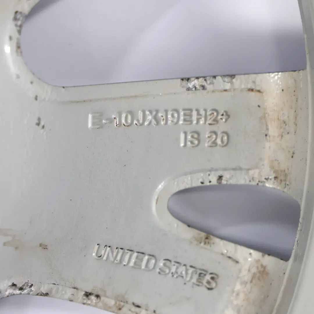 Felga Aluminiowa Srebrna 19" M-Sport ET:20 10J do BMW X5 E70 o numerze 8037348 BMW X5 E70 Felga Aluminiowa Srebrna 19" M-Sport ET:20 10J - SKU 8037348-2 - Numer Części 8037348