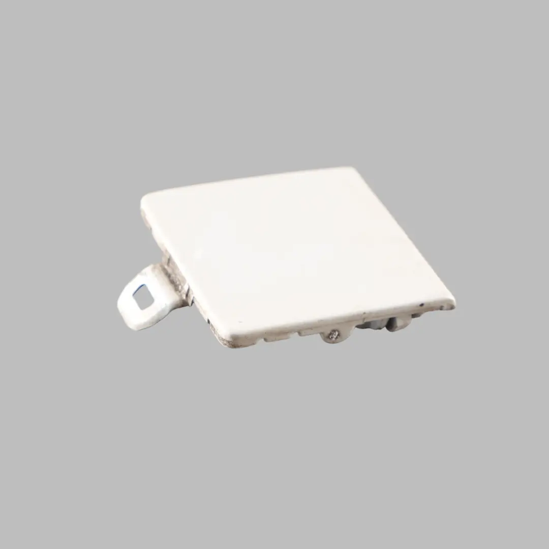 Cache-Anneau Remorquage Pare-Chocs Arrière Finition Blanc Alpinweiss 300 pour BMW F10 à propos du numéro de pièce 8048592 BMW F10 Cache-Anneau Remorquage Pare-Chocs Arrière Finition Blanc Alpinweiss 300 - SKU 8048592-AW - Numéro de pièce 8048592