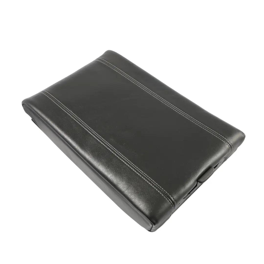 Tapa Apoyabrazos Inserción Recorte Trasero Cuero Negro para BMW F83 Cabrio con número de pieza 8058201 BMW F83 Cabrio Tapa Apoyabrazos Inserción Recorte Trasero Cuero Negro - SKU 8058201 - Número de pieza 8058201