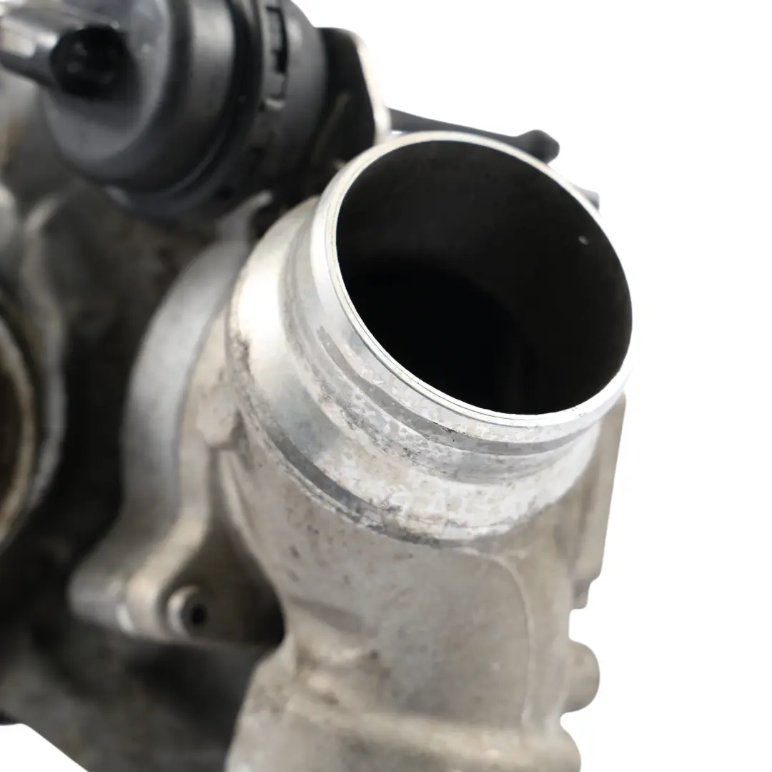 N57Z Carcasa Turbocompresor Admisión Fría Lado Carga para BMW F30 F31 F32 con número de pieza 8508092 BMW F30 F31 F32 N57Z Carcasa Turbocompresor Admisión Fría Lado Carga - SKU 8508092-2 - Número de pieza 8508092
