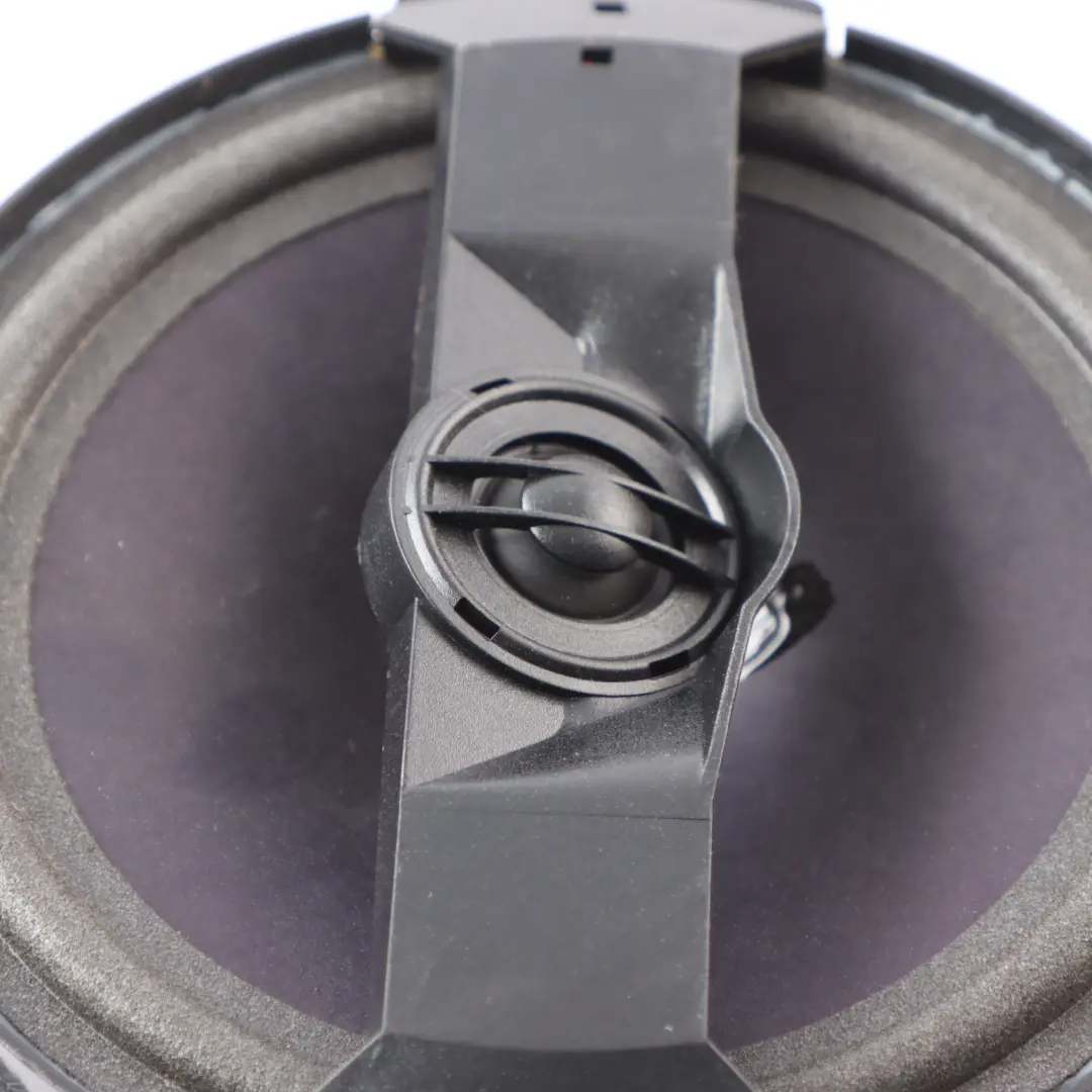 8N Panneau Latéral Arrière Droit Haut-Parleur Côté Conducteur pour Audi TT à propos du numéro de pièce 8D5035401B Audi TT 8N Panneau Latéral Arrière Droit Haut-Parleur Côté Conducteur - SKU 8D5035401B - Numéro de pièce 8D5035401B