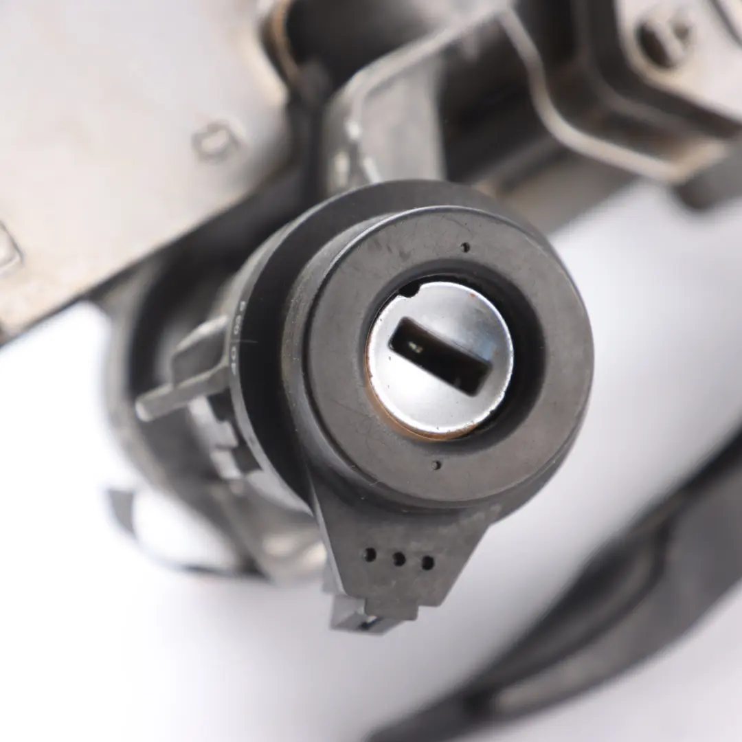 Kolumna Kierownicza Manualna do Audi A4 B6 8E o numerze 8E0419502H Audi A4 B6 8E Kolumna Kierownicza Manualna - SKU 8E0419502H - Numer Części 8E0419502H