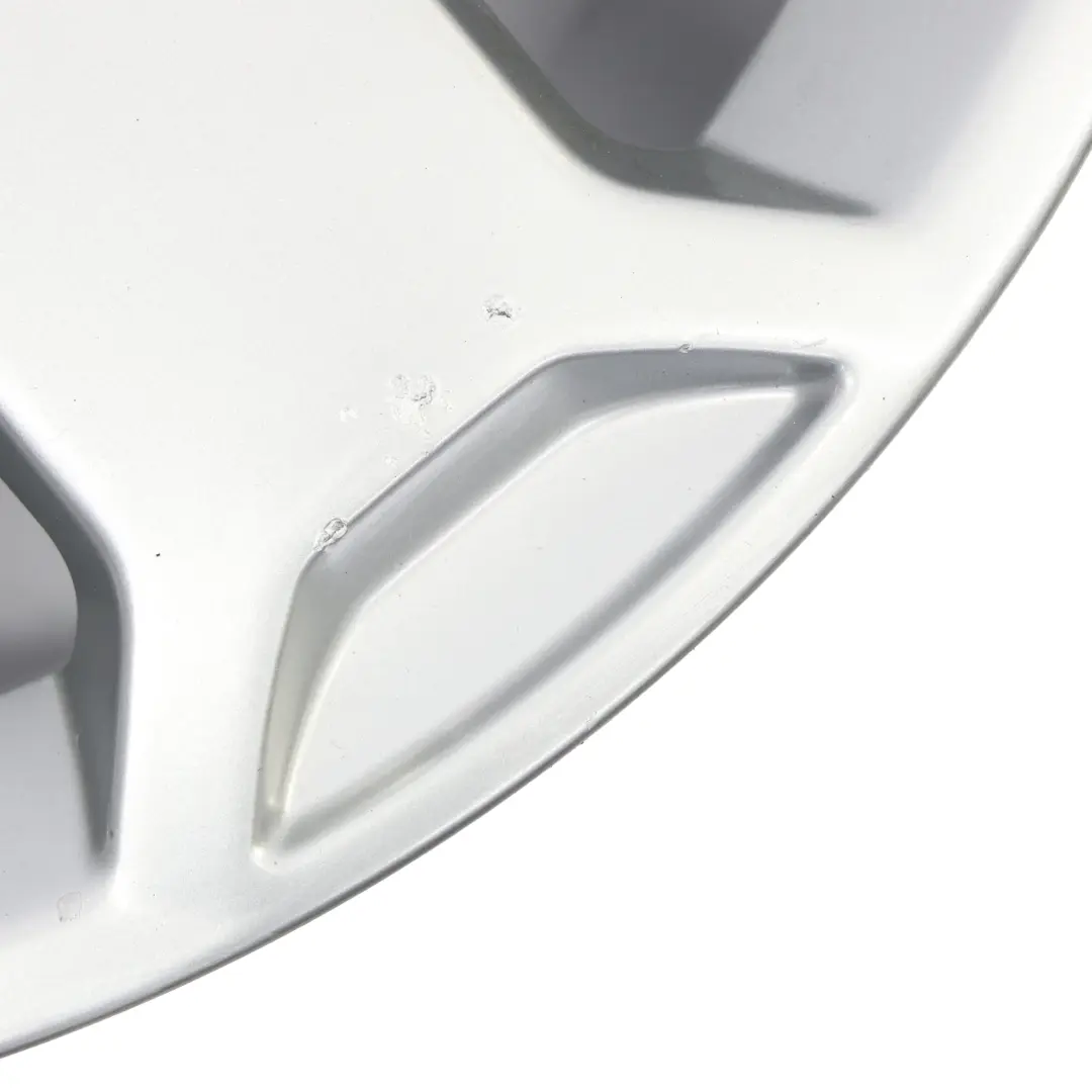 Felga Aluminiowa Srebrna 18" ET:45 8J do Audi A4 B7 8E o numerze 8E0601025L Audi A4 B7 8E Felga Aluminiowa Srebrna 18" ET:45 8J - SKU 8E0601025L-1 - Numer Części 8E0601025L