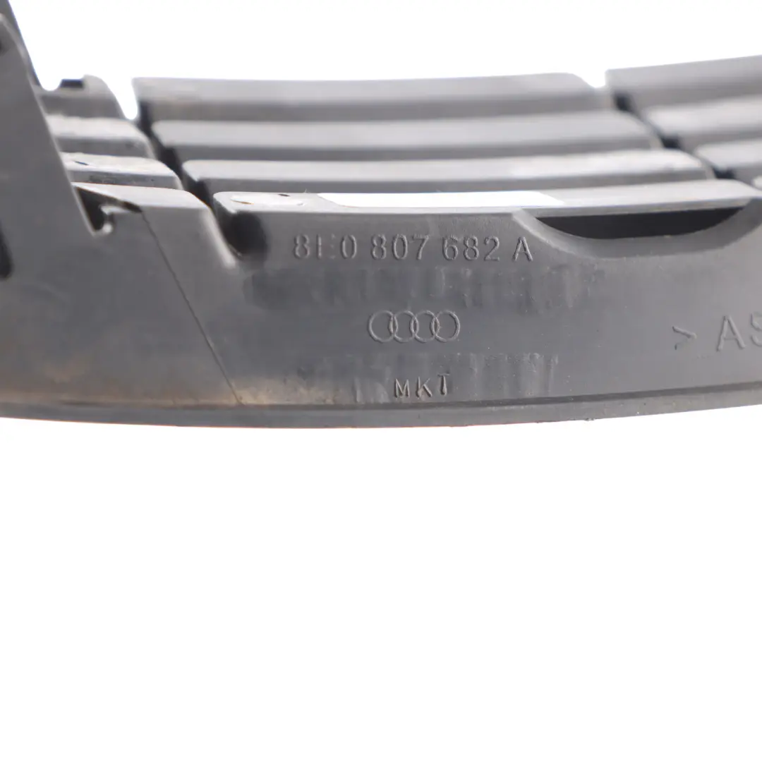 Front Bumper Cover Right O/S Grid Grille Bracket Mount to Audi A4 B6 with Part number 8E0807682A Audi A4 B6 Front Bumper Cover Right O/S Grid Grille Bracket Mount - SKU 8E0807682A - Part number 8E0807682A