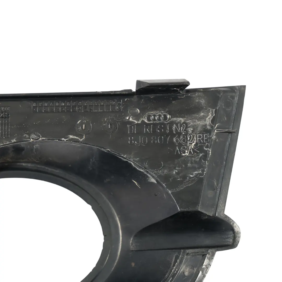 Kratka Ramka Osłona Zderzaka Prawy Przód do Audi TT 8J o numerze 8J0807682 Audi TT 8J Kratka Ramka Osłona Zderzaka Prawy Przód - SKU 8J0807682 - Numer Części 8J0807682