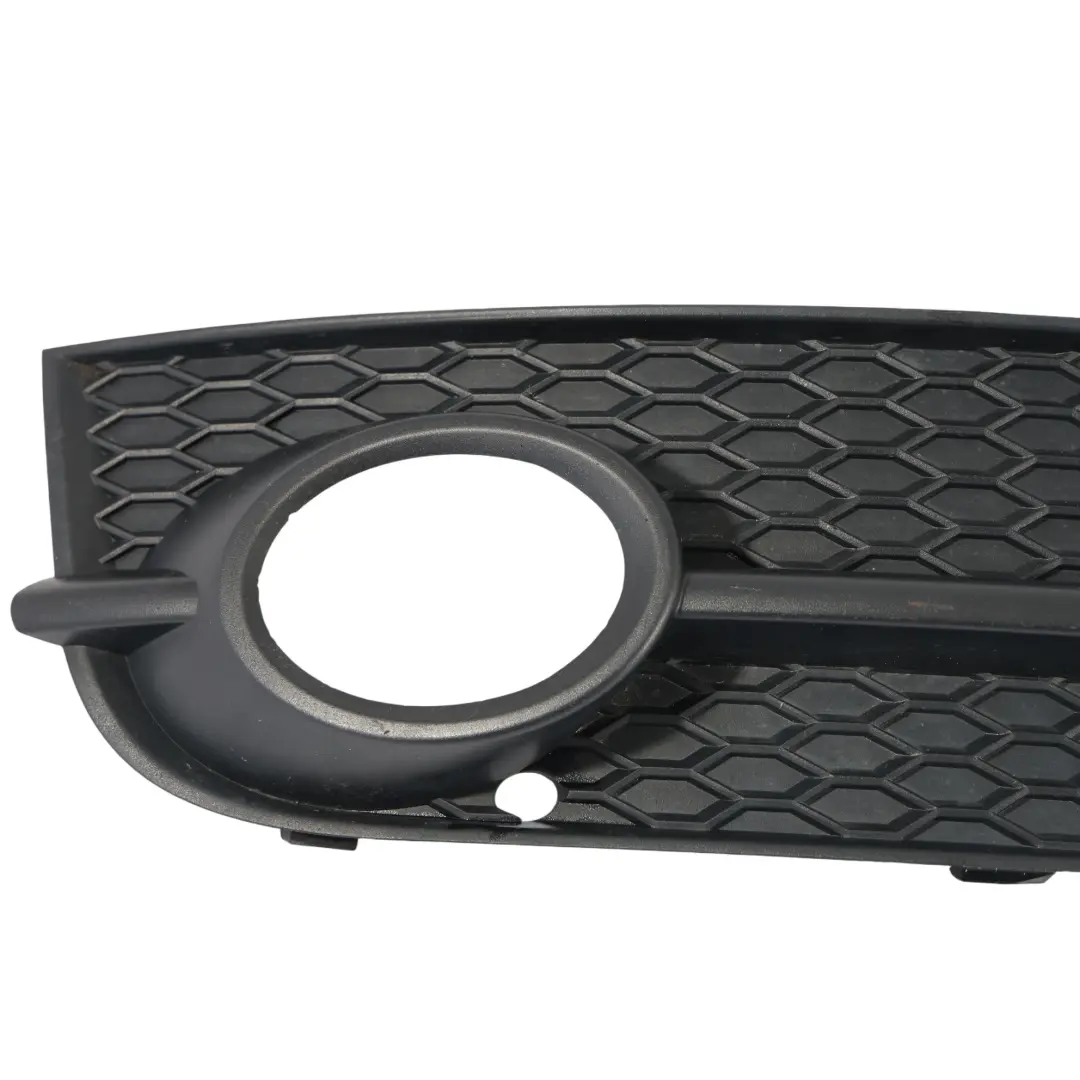 Audi TT 8J Rejila Delantero Cubierta Luz Antiniebla Moldura Derecha - SKU 8J0807682 - Número de pieza 8J0807682