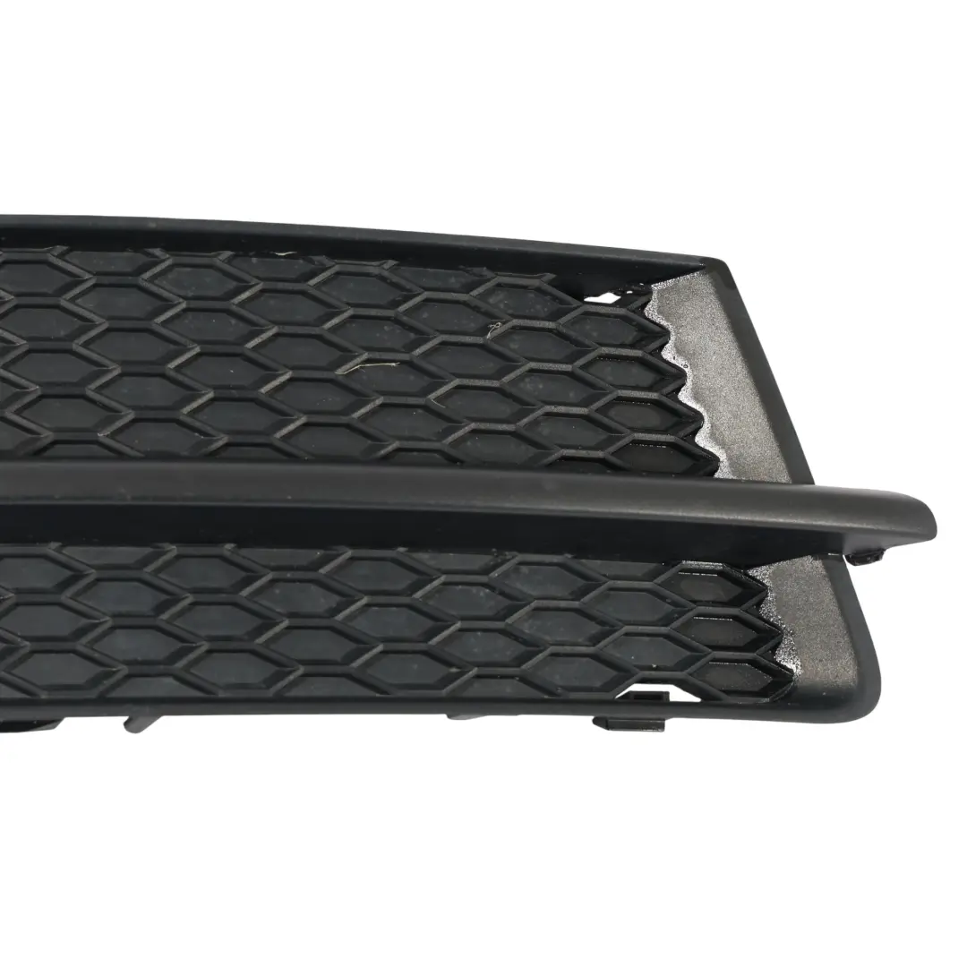 Audi TT 8J Rejila Delantero Cubierta Luz Antiniebla Moldura Derecha - SKU 8J0807682 - Número de pieza 8J0807682