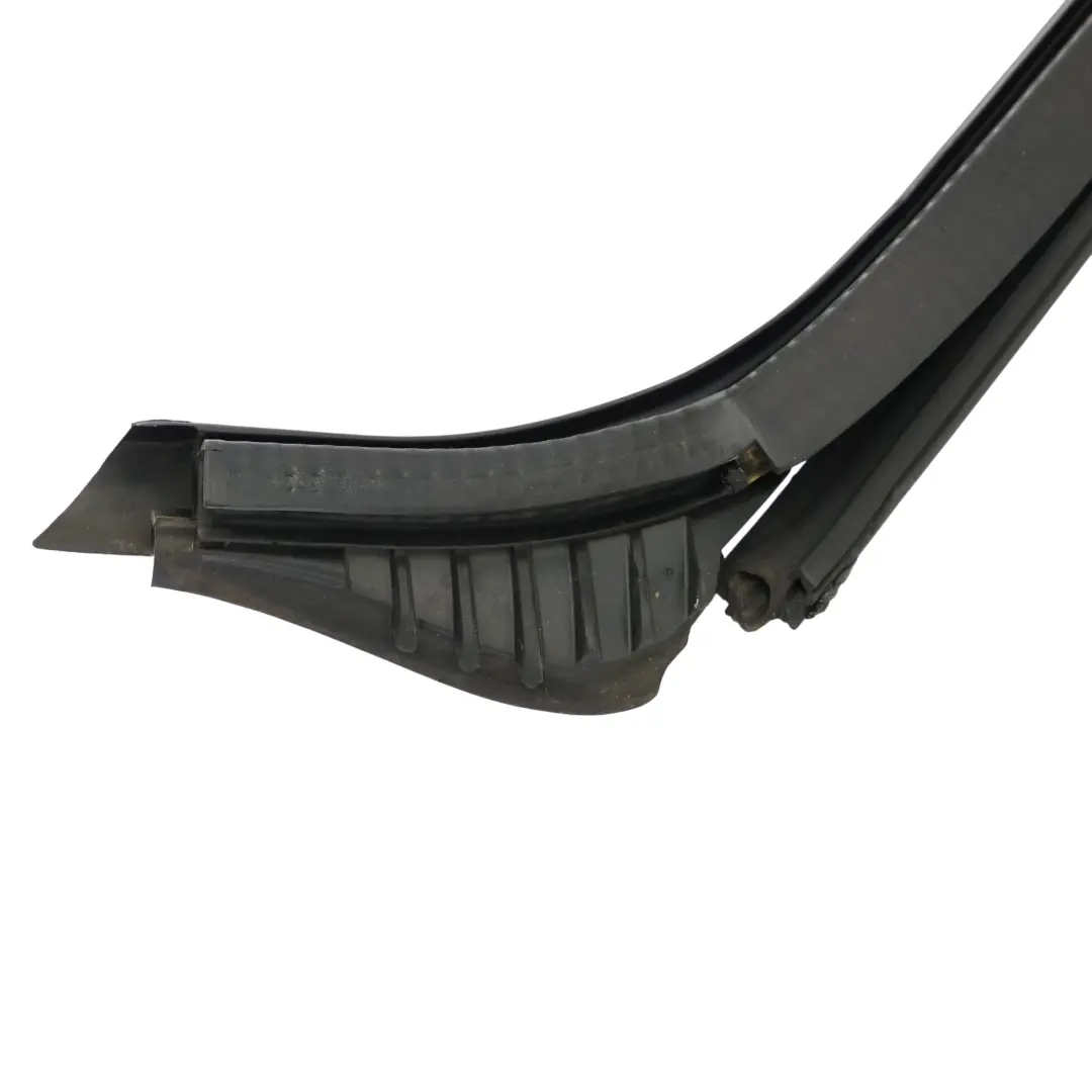 Tetto Guarnizione Guida Telaio Gomma per Audi TT 8J Coupe Roadster con numero di parte 8J7845353D Audi TT 8J Coupe Roadster Tetto Guarnizione Guida Telaio Gomma - SKU 8J7845353D - Numero di parte 8J7845353D