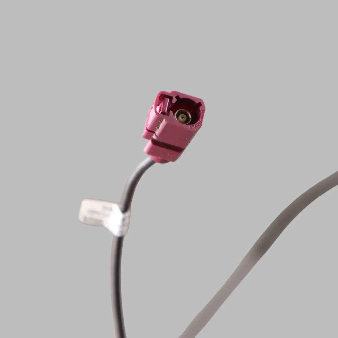 Antenna Aerial Roof Top Shark Glacier White Pearl - S9R to Audi TT 8J with Part number 8J8035503F Audi TT 8J Antenna Aerial Roof Top Shark Glacier White Pearl - S9R - SKU 8J8035503F-MGW - Part number 8J8035503F