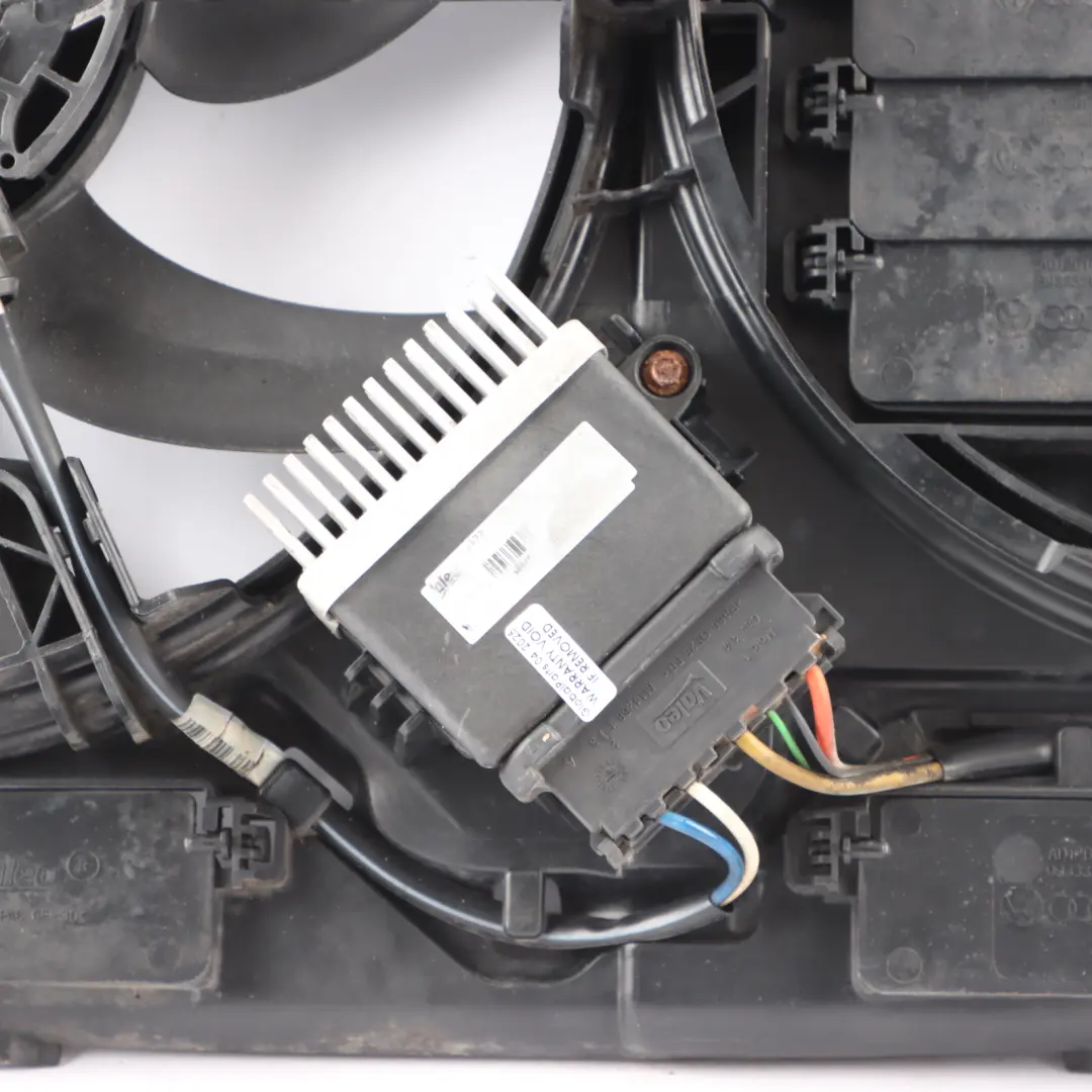 Audi A4 B8 Q5 8R Raffreddamento Motore Radiatore Ventola Pannello - SKU 8K0121003L - Numero di parte 8K0121003L
