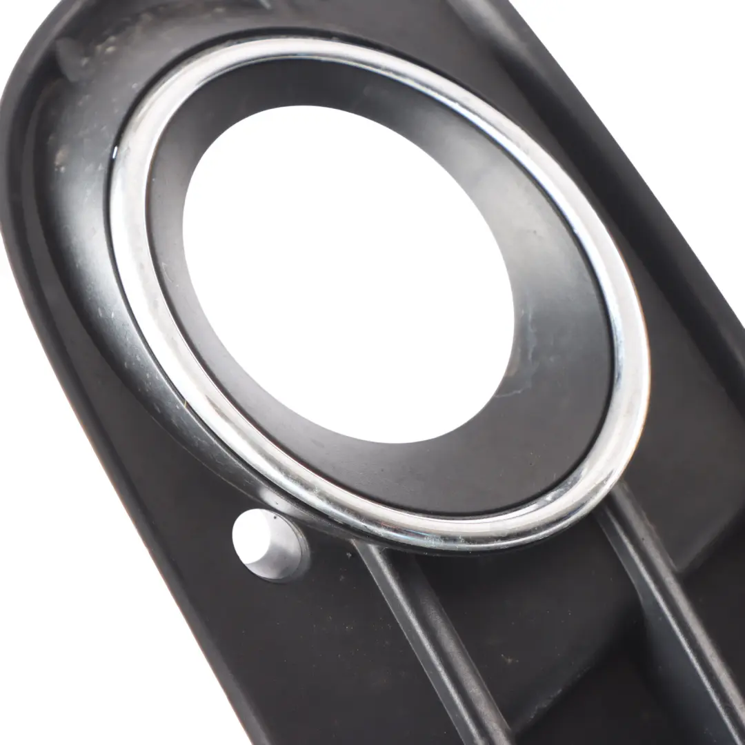 Front Bumper Fog Light Lamp Grille Trim Panel Right O/S to Audi A4 B8 with Part number 8K0807682H Audi A4 B8 Front Bumper Fog Light Lamp Grille Trim Panel Right O/S - SKU 8K0807682H - Part number 8K0807682H