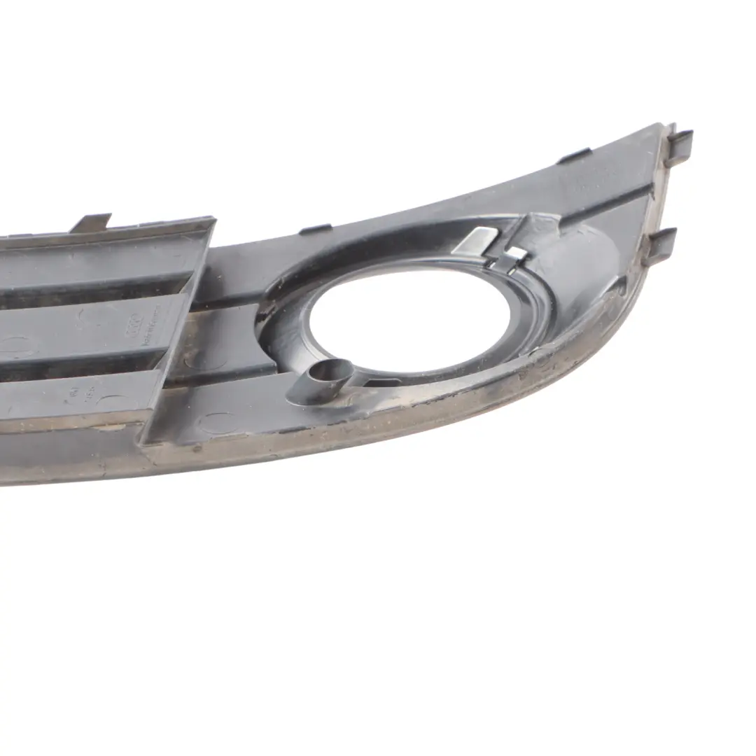 Front Bumper Fog Light Lamp Grille Trim Panel Right O/S to Audi A4 B8 with Part number 8K0807682H Audi A4 B8 Front Bumper Fog Light Lamp Grille Trim Panel Right O/S - SKU 8K0807682H - Part number 8K0807682H