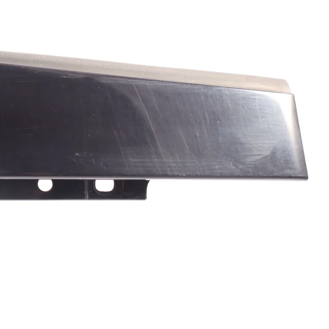 Listwa Ozdobna Słupka B Lewa Czarny Połysk 8K0839901 do Audi A4 B8 o numerze 8K0839901Q Audi A4 B8 Listwa Ozdobna Słupka B Lewa Czarny Połysk 8K0839901 - SKU 8K0839901Q - Numer Części 8K0839901Q