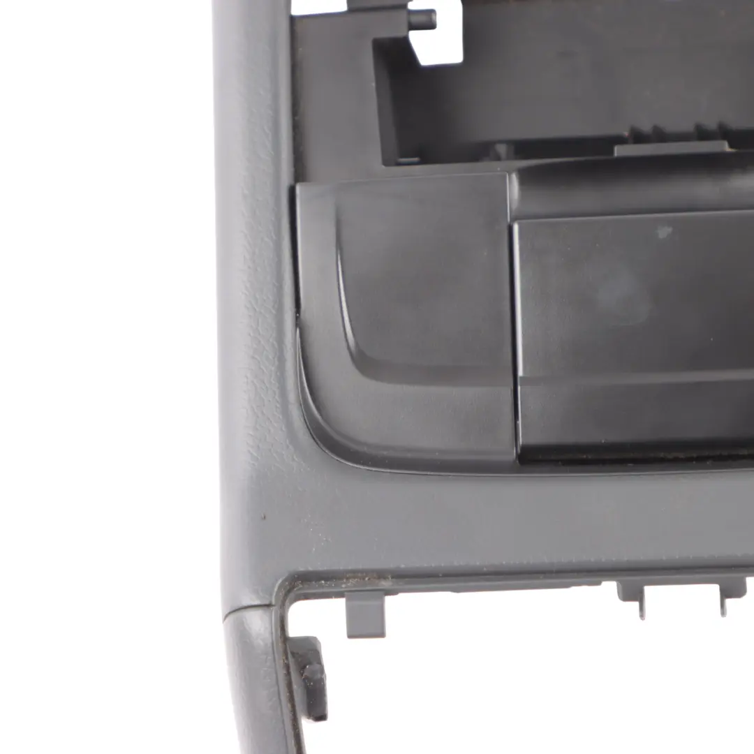 Audi A4 B8 Port d'alimentation Prise courant 12V Panneau recouvrement - SKU 8K0864376 - Numéro de pièce 8K0864376