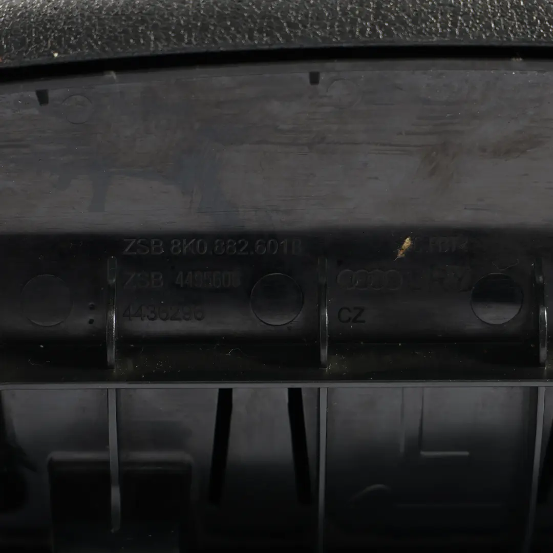 Audi A4 B8 Asiento Delantero Compartimento Debajo Bandeja Izquierda 8K0882601C - SKU 8K0882601B - Número de pieza 8K0882601B