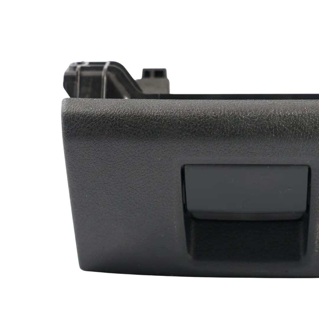 Audi A4 B8 Compartiment Rangement Siège Avant Gauche 8K0882601C - SKU 8K0882601B - Numéro de pièce 8K0882601B