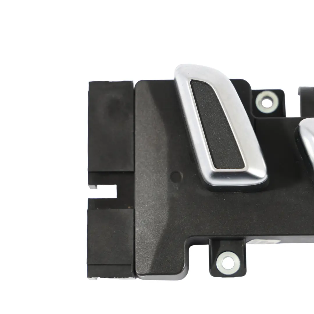 Panel Botones Control Asiento Delantero Derecho para Audi S4 B8 con número de pieza 8K0959748C Audi S4 B8 Panel Botones Control Asiento Delantero Derecho - SKU 8K0959748C - Número de pieza 8K0959748C