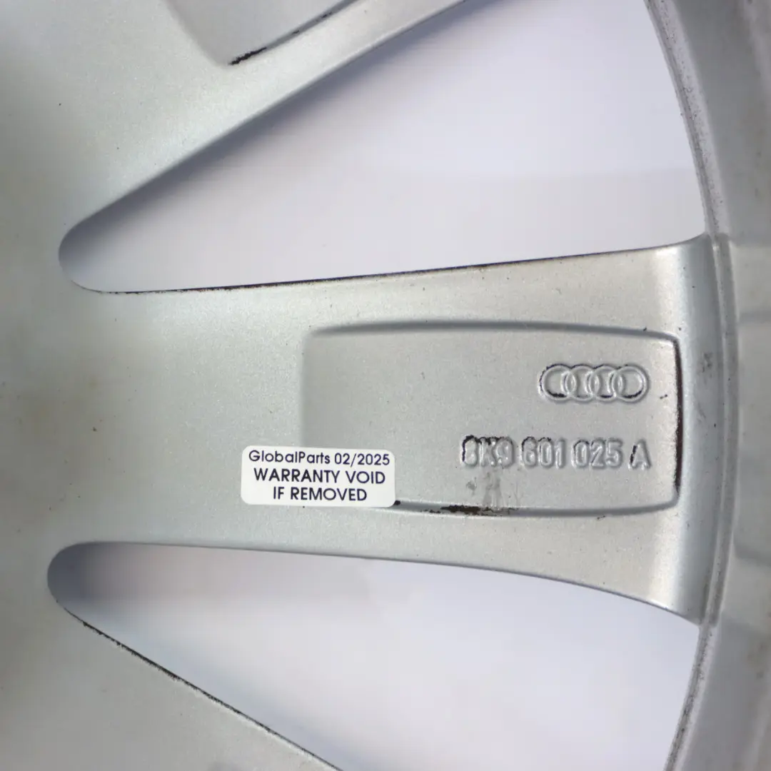 Jante Alliage Argent 18" 8J ET:26 Multi Rayons pour Audi A4 B8 à propos du numéro de pièce 8K9601025A Audi A4 B8 Jante Alliage Argent 18" 8J ET:26 Multi Rayons - SKU 8K9601025A-1 - Numéro de pièce 8K9601025A