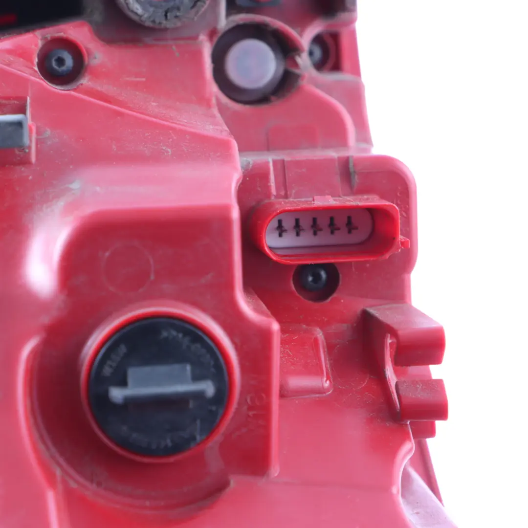 Tail Light Rear Right O/S Outer Lamp Boot Light to Audi A4 B8 Estate with Part number 8K9945096D Audi A4 B8 Estate Tail Light Rear Right O/S Outer Lamp Boot Light - SKU 8K9945096D-2 - Part number 8K9945096D