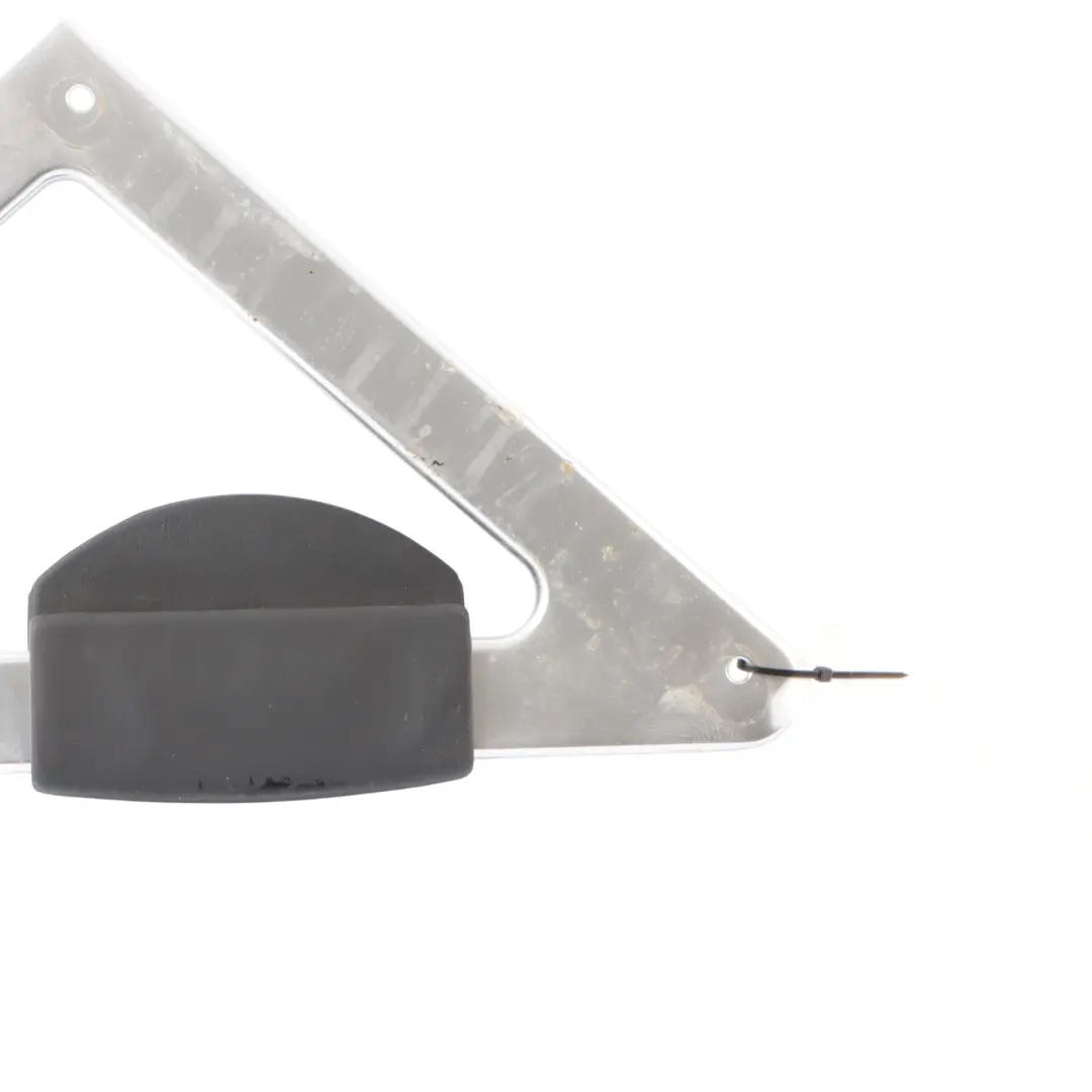 8N Barra Apoyo Rodillas Salpicadero Aluminio Izquierda para Audi TT con número de pieza 8N0857645 Audi TT 8N Barra Apoyo Rodillas Salpicadero Aluminio Izquierda - SKU 8N0857645 - Número de pieza 8N0857645