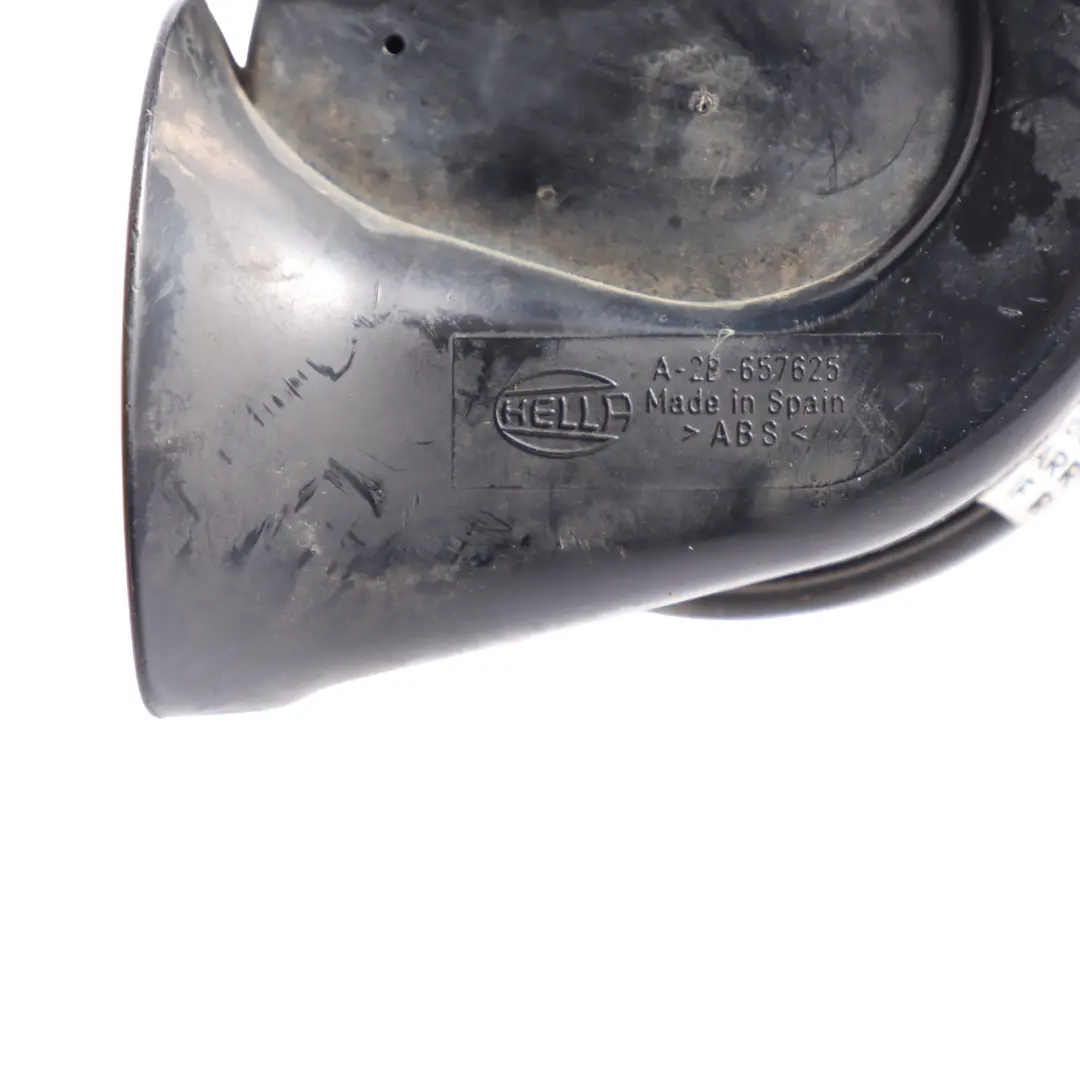 8N Klakson Sygnał Dźwiękowy do Audi TT o numerze 8N0951221 Audi TT 8N Klakson Sygnał Dźwiękowy - SKU 8N0951221 - Numer Części 8N0951221