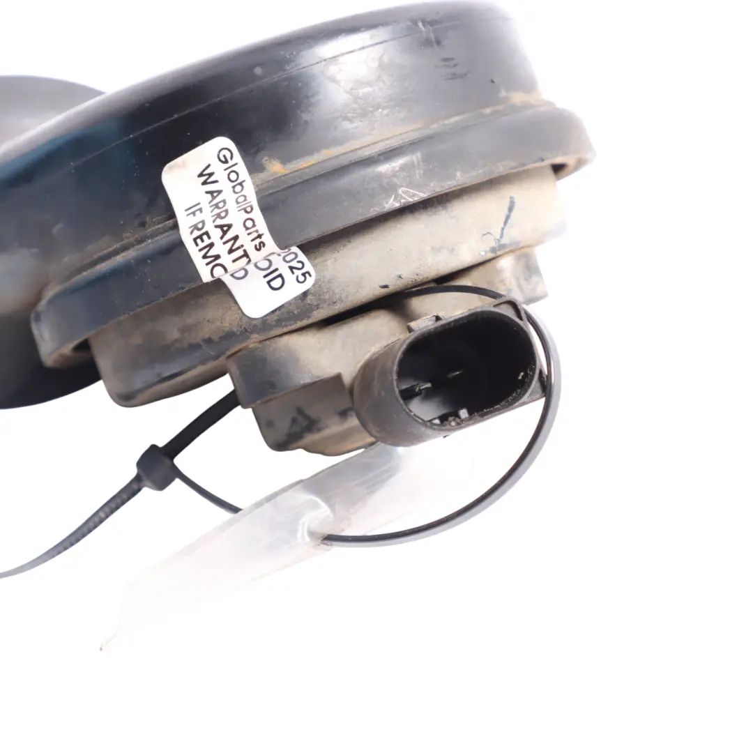 8N Horn Signal Fan Fare Low Tone Pitch Sirene Links für Audi TT mit Teilenummer 8N0951221 Audi TT 8N Horn Signal Fan Fare Low Tone Pitch Sirene Links - SKU 8N0951221 - Teilenummer 8N0951221