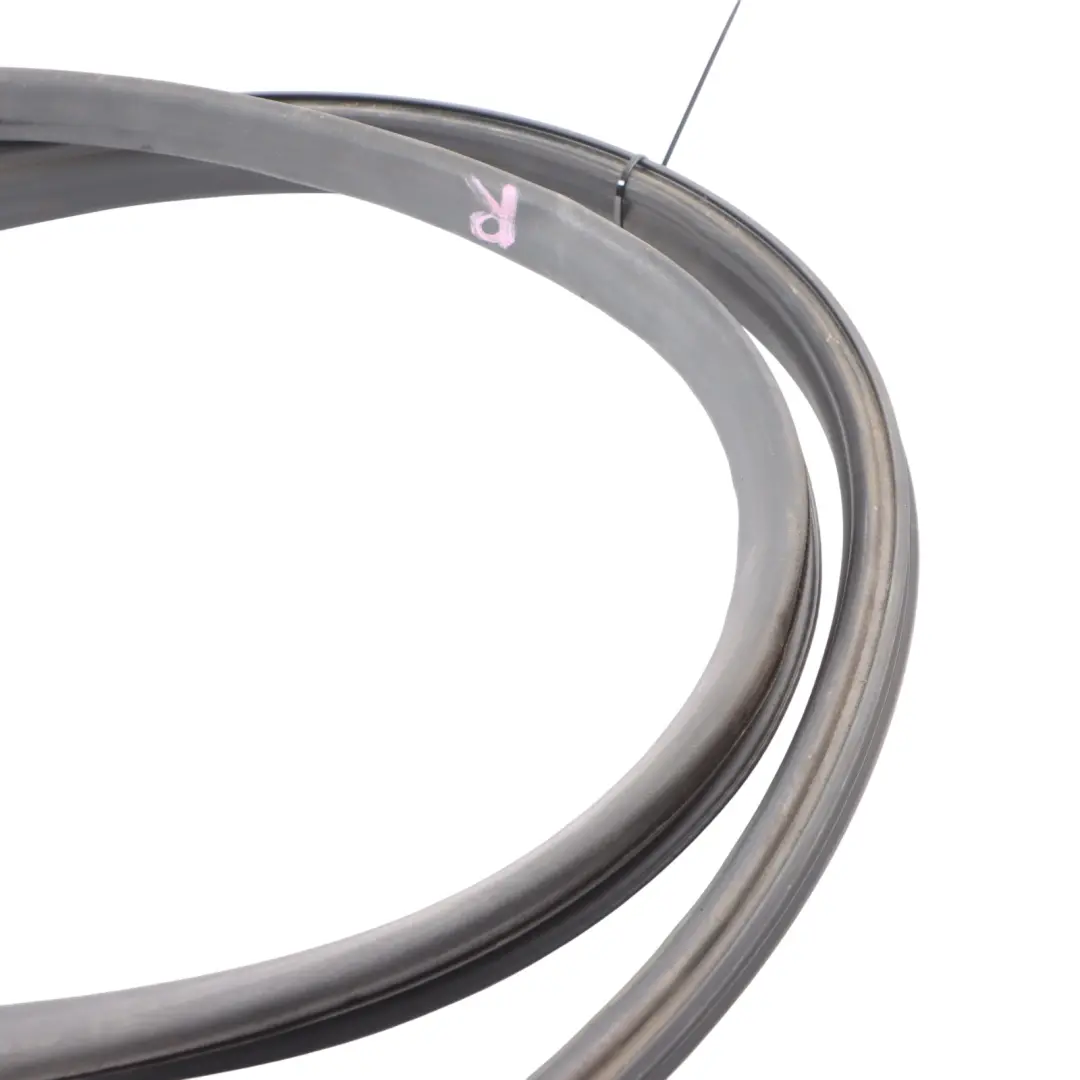 8N Porta Anteriore Guarnizione Gomma Destra Interno per Audi TT con numero di parte 8N8831708F Audi TT 8N Porta Anteriore Guarnizione Gomma Destra Interno - SKU 8N8831708F - Numero di parte 8N8831708F