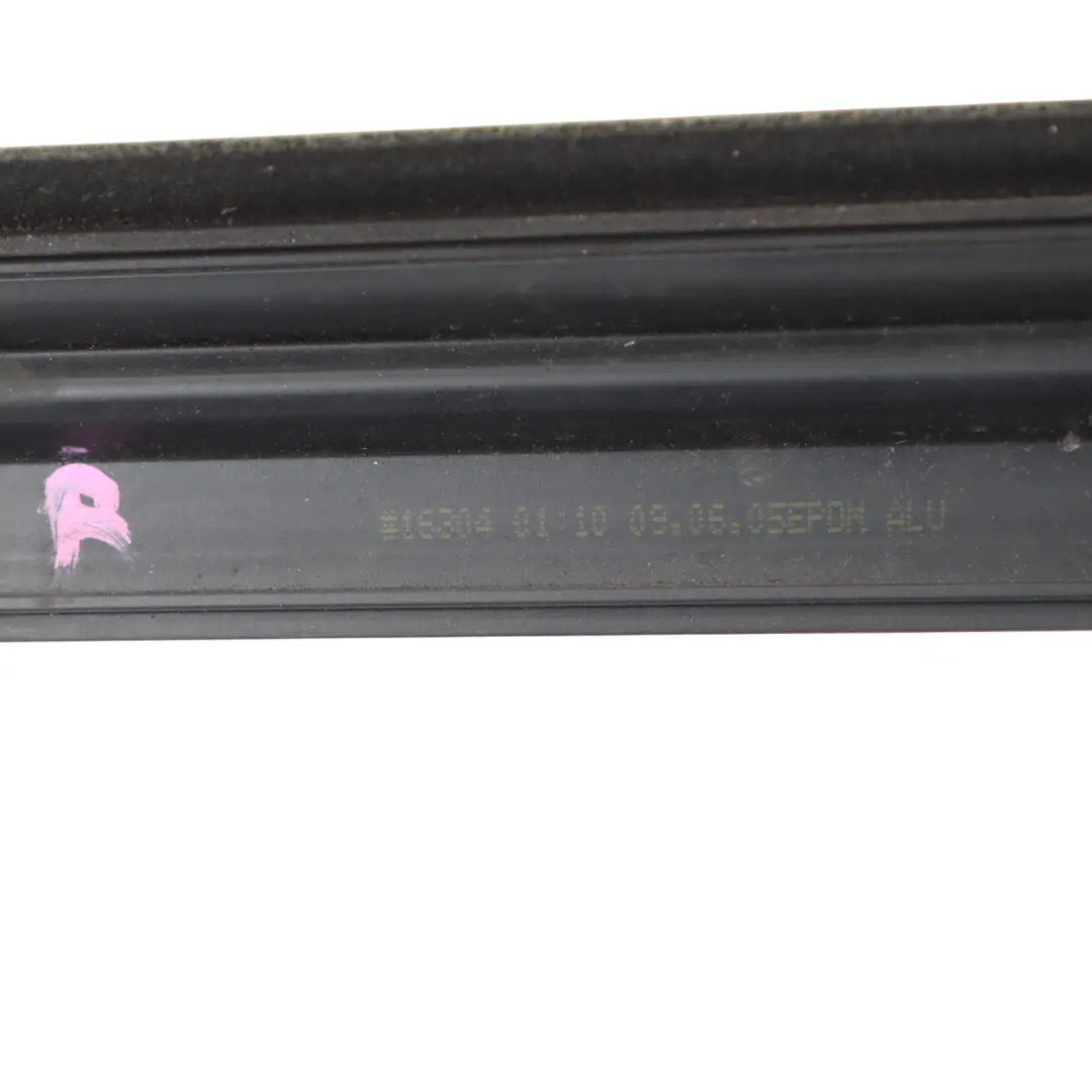 Mk1 8N Coupe Exterior Door Window Seal Strip Front Right O/S to Audi TT with Part number 8N8837478A Audi TT Mk1 8N Coupe Exterior Door Window Seal Strip Front Right O/S - SKU 8N8837478A - Part number 8N8837478A