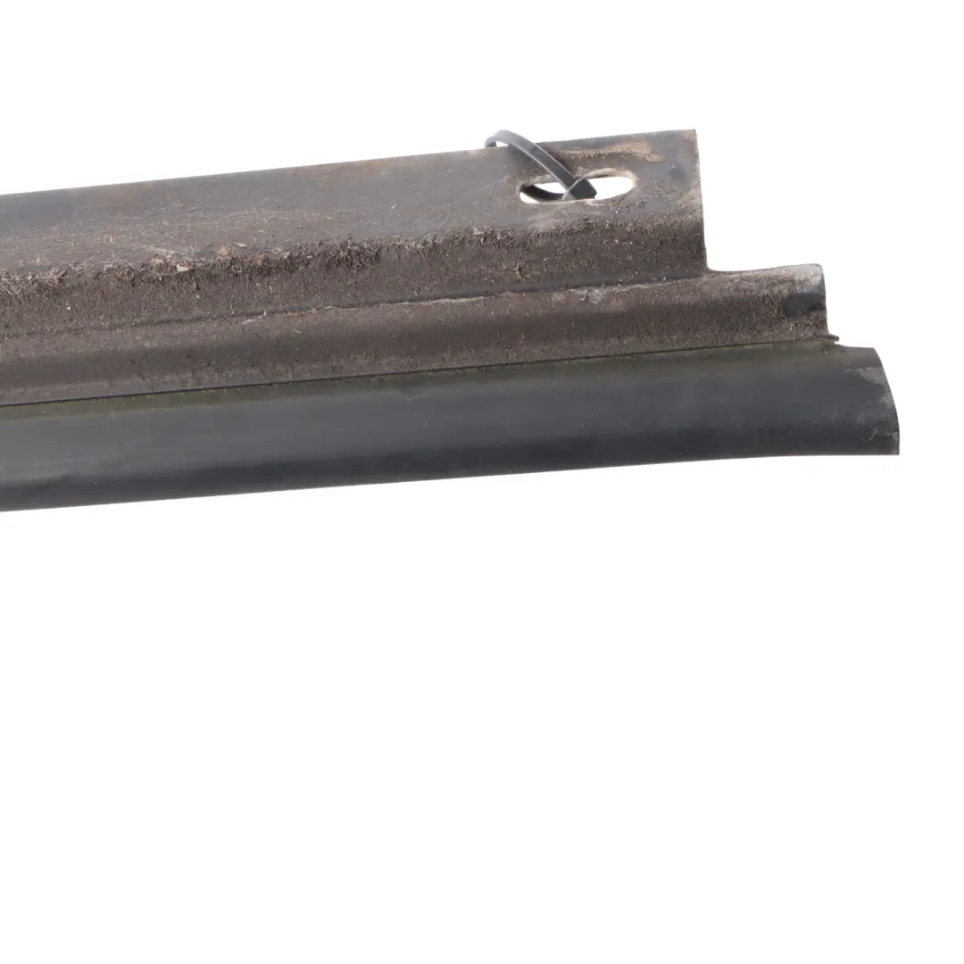 Mk1 8N Coupe Exterior Door Window Seal Strip Front Right O/S to Audi TT with Part number 8N8837478A Audi TT Mk1 8N Coupe Exterior Door Window Seal Strip Front Right O/S - SKU 8N8837478A - Part number 8N8837478A