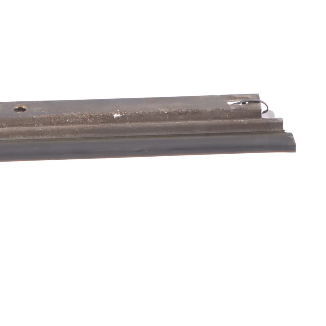 Mk1 8N Coupe Exterior Door Window Seal Strip Front Right O/S to Audi TT with Part number 8N8837478A Audi TT Mk1 8N Coupe Exterior Door Window Seal Strip Front Right O/S - SKU 8N8837478A - Part number 8N8837478A