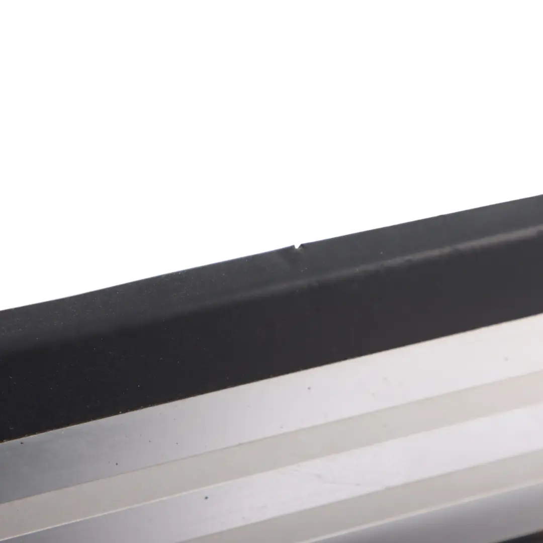 8N Mk1 Türeinstiegsleiste Abdeckung Panel Rechts für Audi TT mit Teilenummer 8N8853492B Audi TT 8N Mk1 Türeinstiegsleiste Abdeckung Panel Rechts - SKU 8N8853492B - Teilenummer 8N8853492B