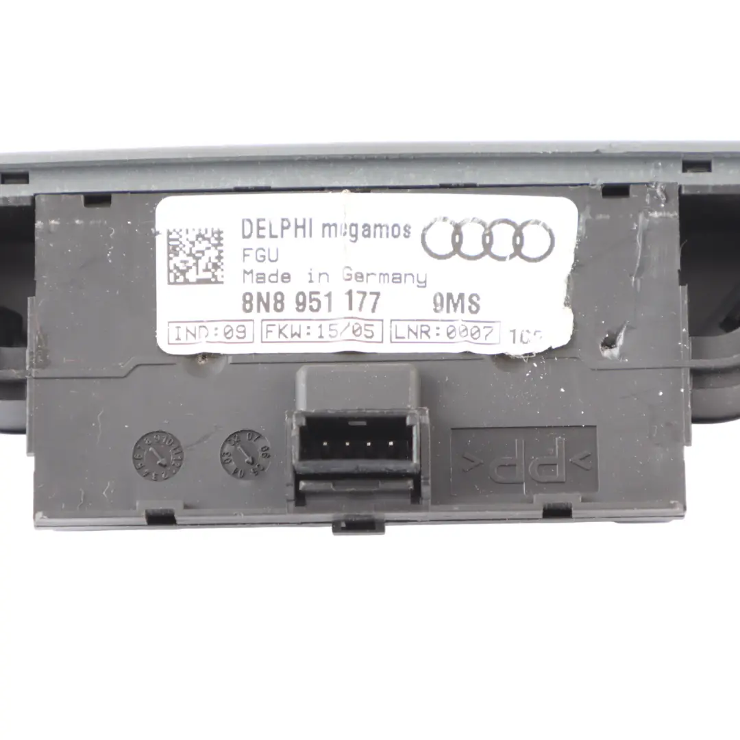 8N Czujnik Ruchu Ultradźwiękowy Podsufitka Wnętrze Dach do Audi TT o numerze 8N8951177 Audi TT 8N Czujnik Ruchu Ultradźwiękowy Podsufitka Wnętrze Dach - SKU 8N8951177 - Numer Części 8N8951177